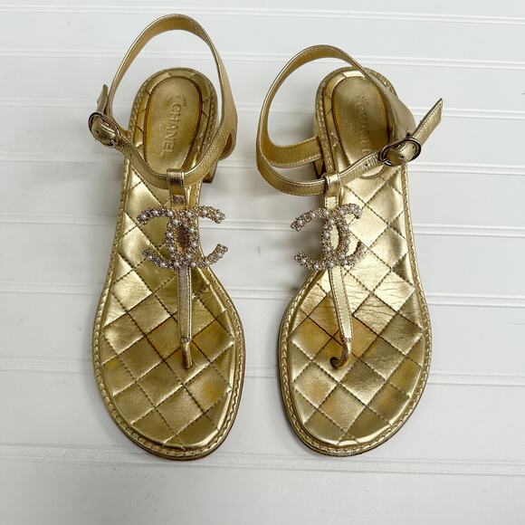 Chanel Gold Quilted CC Pearl Thong Sandals Metallic Lambskin 38.5 - Picture 1 of 16